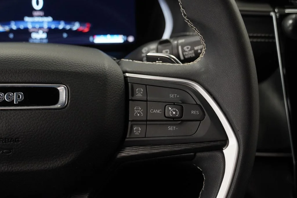 Used 2024 Black Jeep Laredo image 34