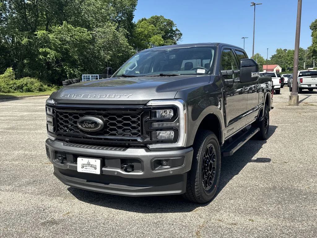 New 2026 Gray Ford Lariat image 3