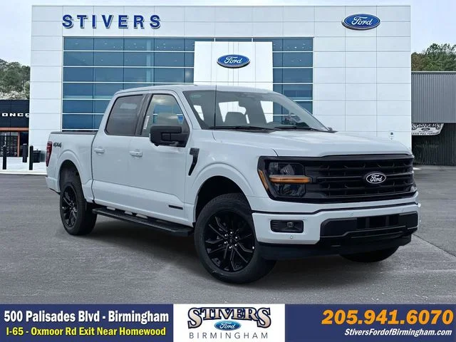 New 2025 Oxford White Ford XLT image 1