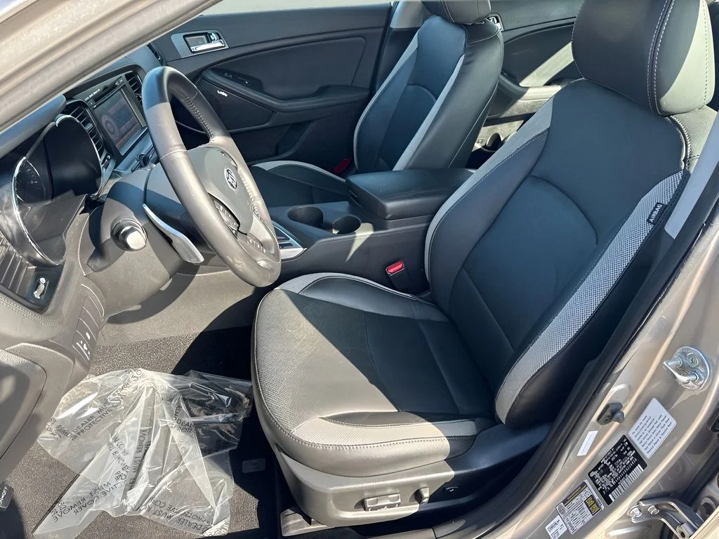 Used 2013 Silver Kia SX image 9