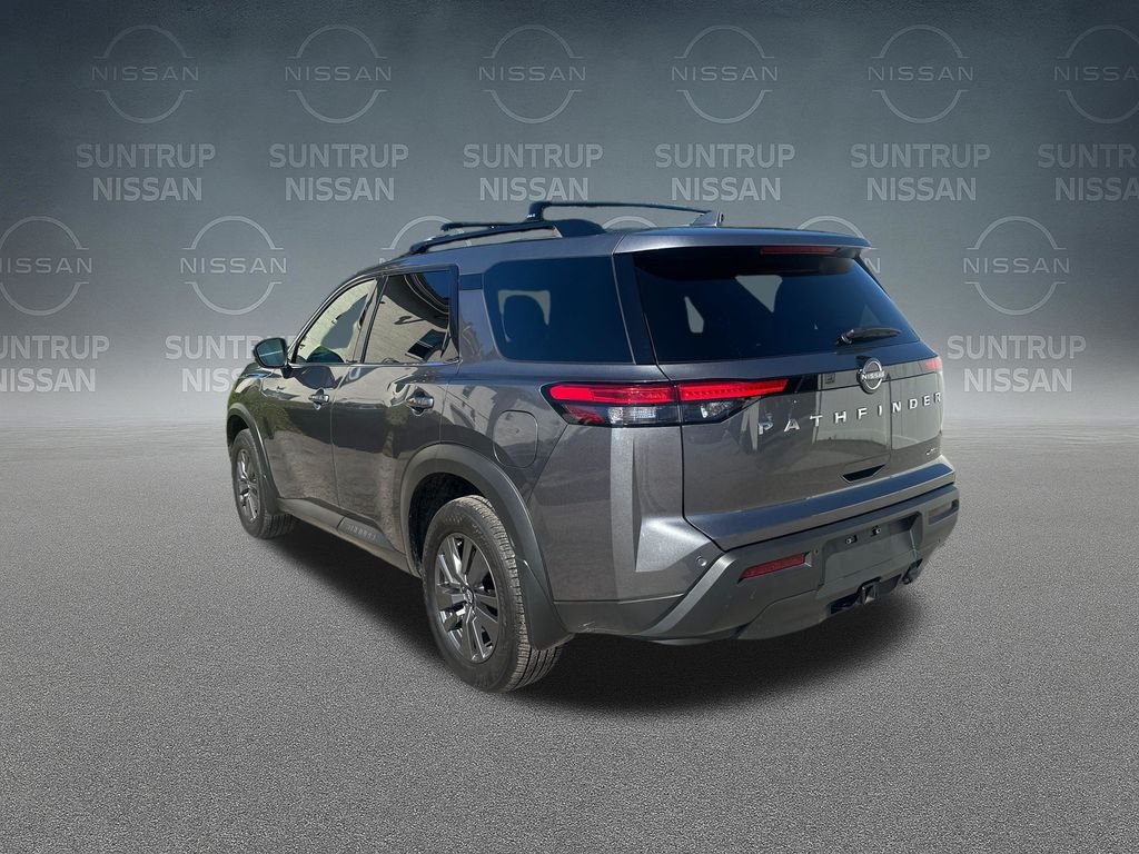 Used 2025 Gray Nissan SV image 4