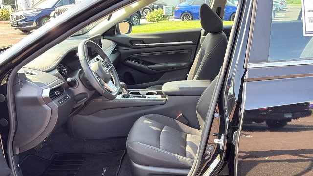 Certified Used 2023 Black Nissan 2.5 SV image 9