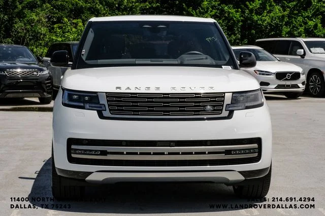 New 2026  Land Rover SE image 3