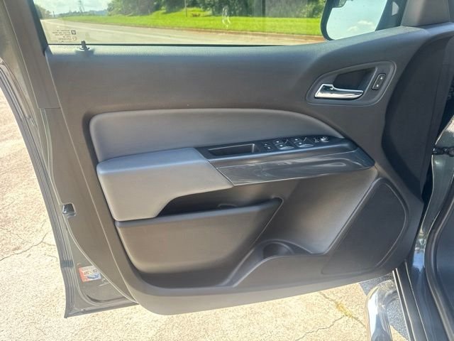Used 2019 Gray Chevrolet Z71 image 15