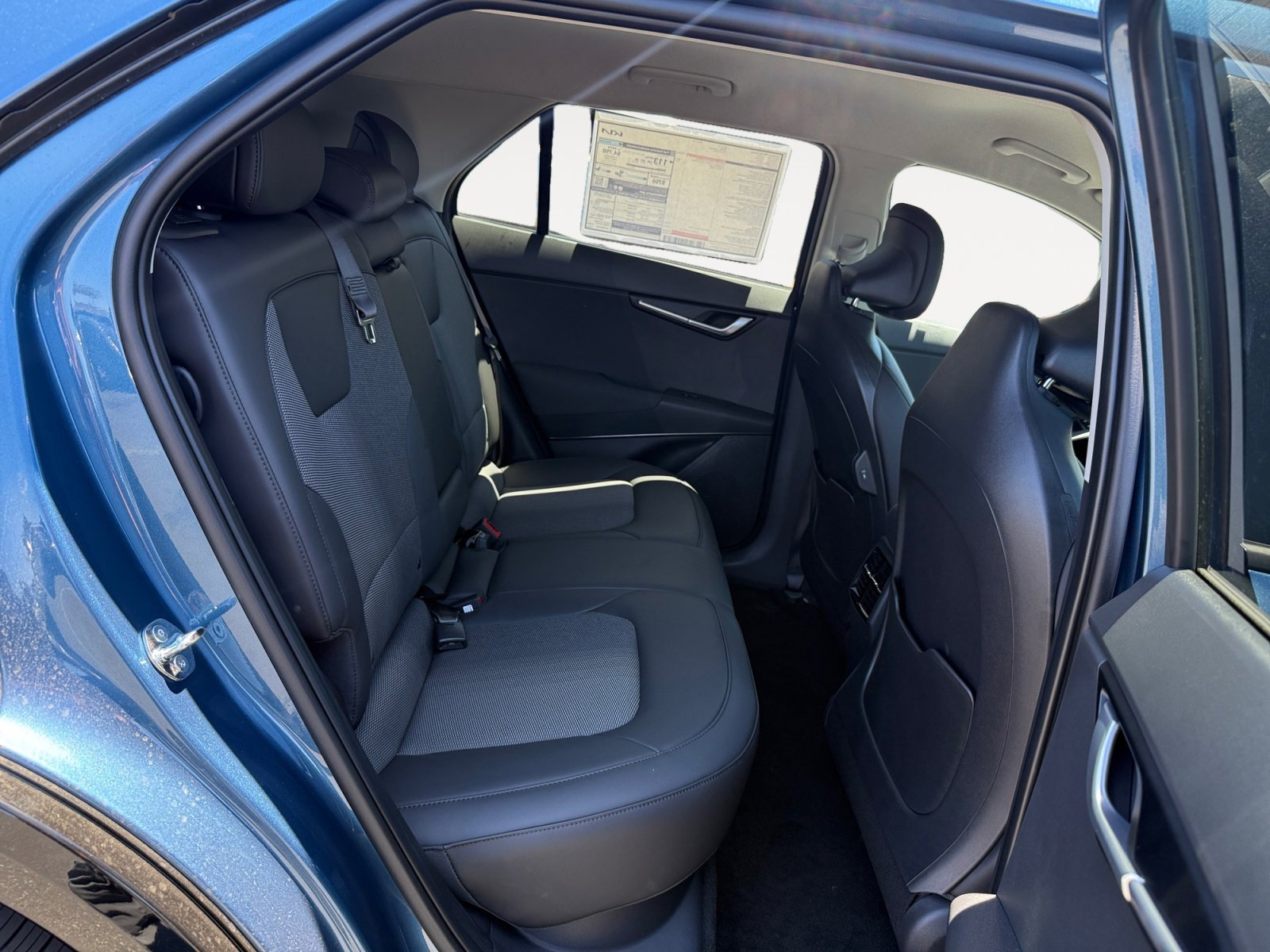 New 2026 Mineral Blue Kia Wind image 18