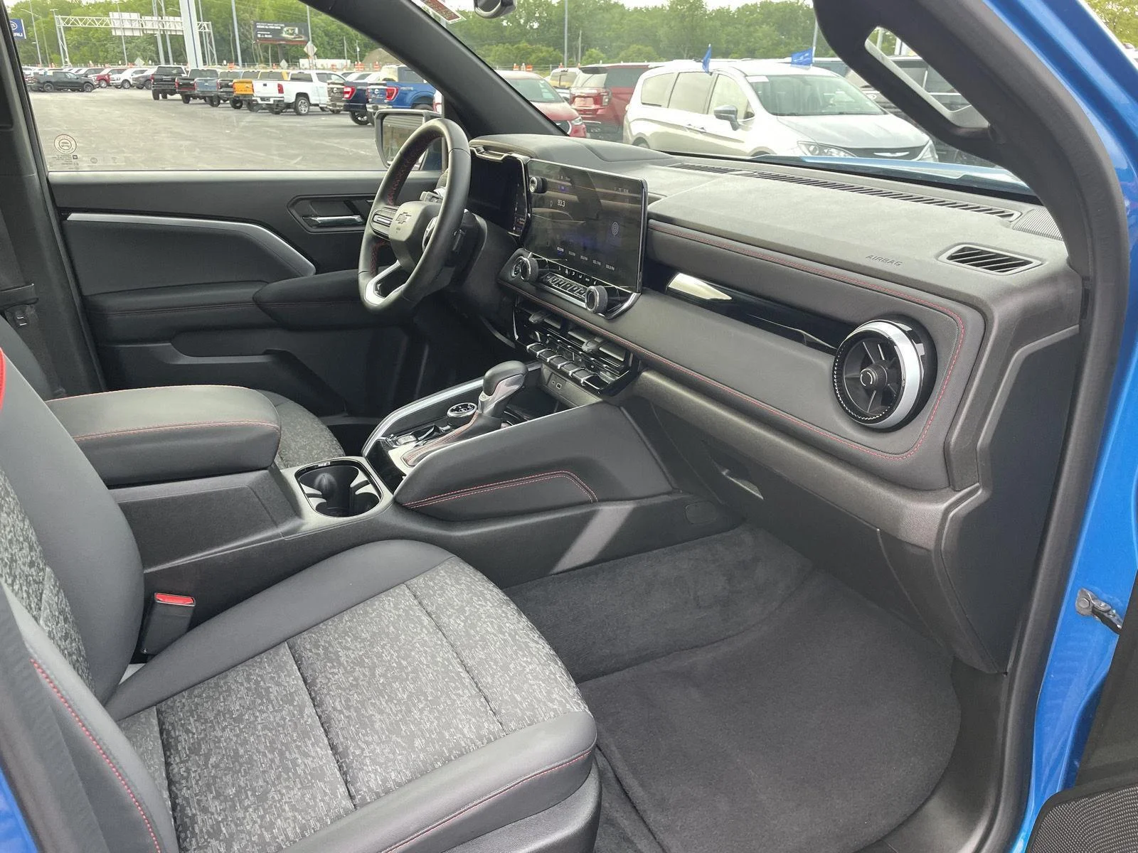Used 2023 Glacier Blue Metallic Chevrolet 4WD Z71 image 29