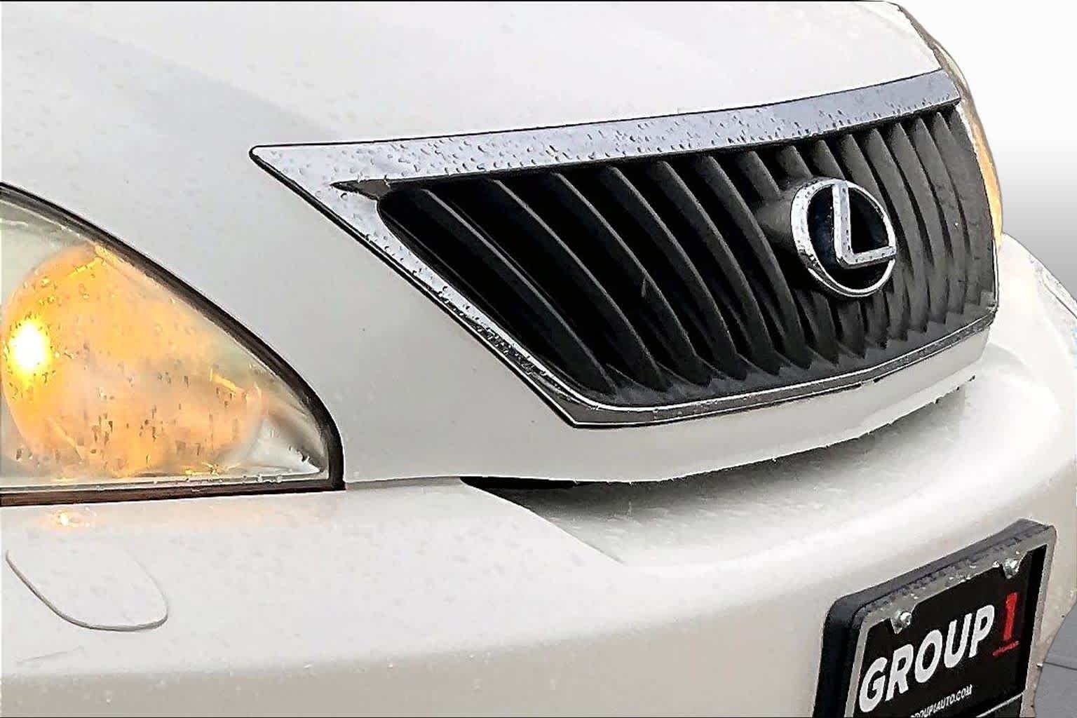 Used 2008 Crystal White Lexus  image 29
