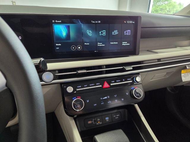New 2026 White Hyundai SEL FWD image 21