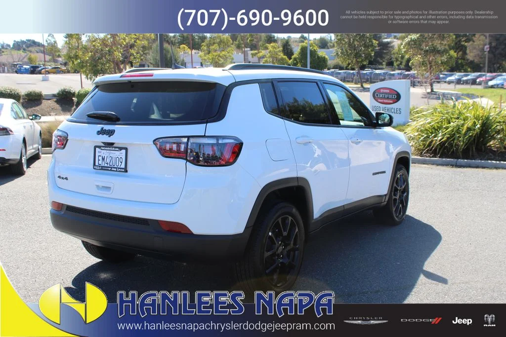 Used 2026 White Jeep Latitude image 7