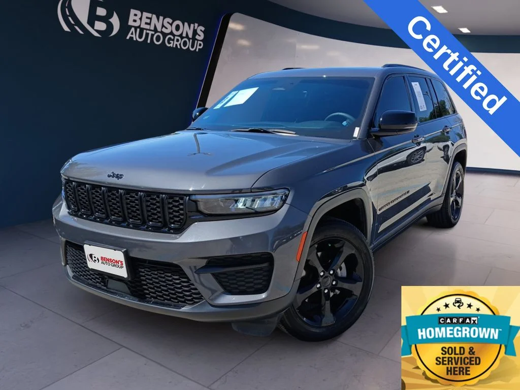 Used 2025 Gray Jeep Altitude X image 1