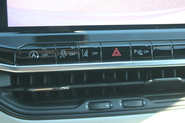 Used 2023 Silver Jeep Limited image 7