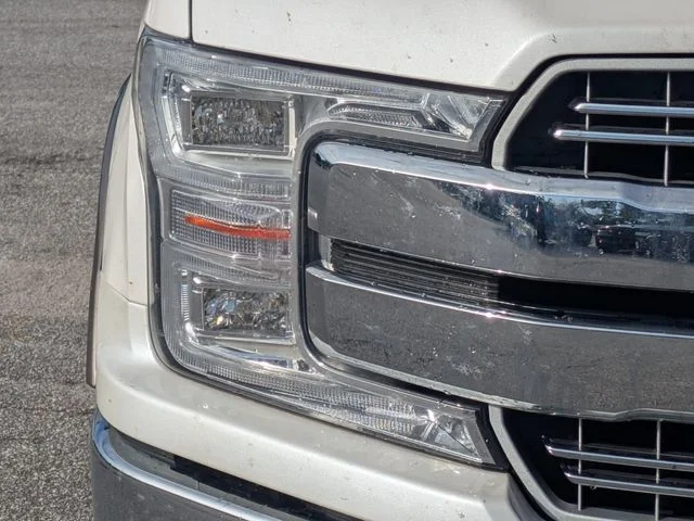 Used 2019 White Ford Lariat image 10