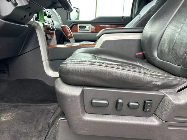 Used 2010  Ford XL image 27