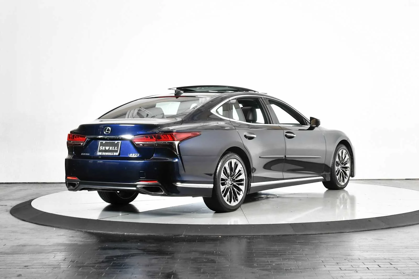 Used 2018 Nightfall Mica Lexus  image 7