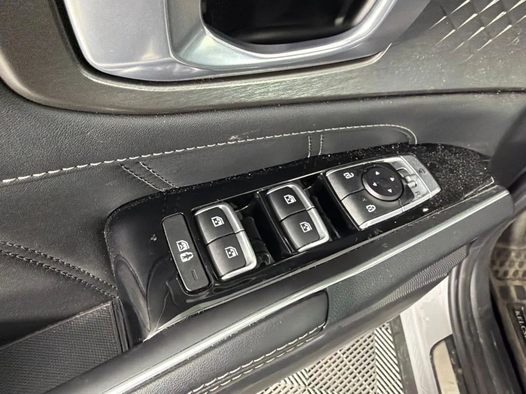 Used 2023 Gray Kia SX image 23