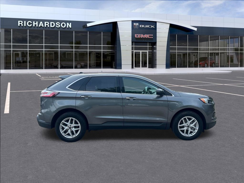 Used 2023 Gray Ford SEL image 7