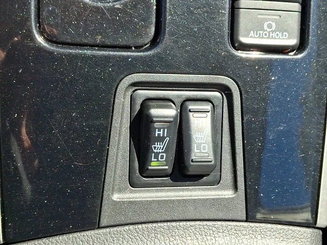 Used 2017 Silver Mitsubishi SEL image 25