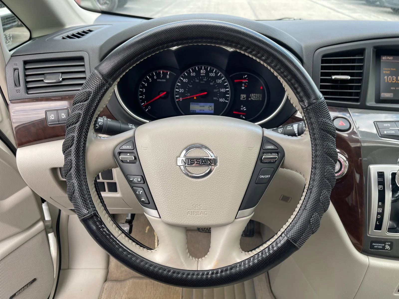Used 2014 White Nissan 3.5 SL image 28