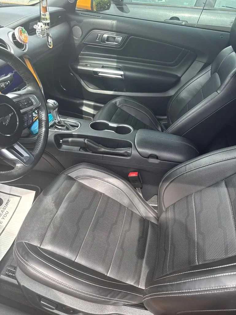 Used 2022  Ford GT Premium image 9