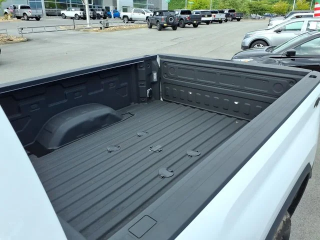 Used 2025 White Chevrolet Custom image 17