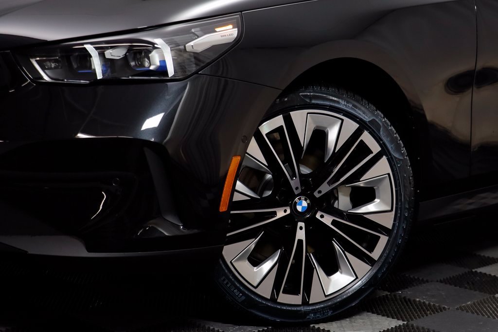New 2026 Black Sapphire Metallic BMW 530i xDrive image 3