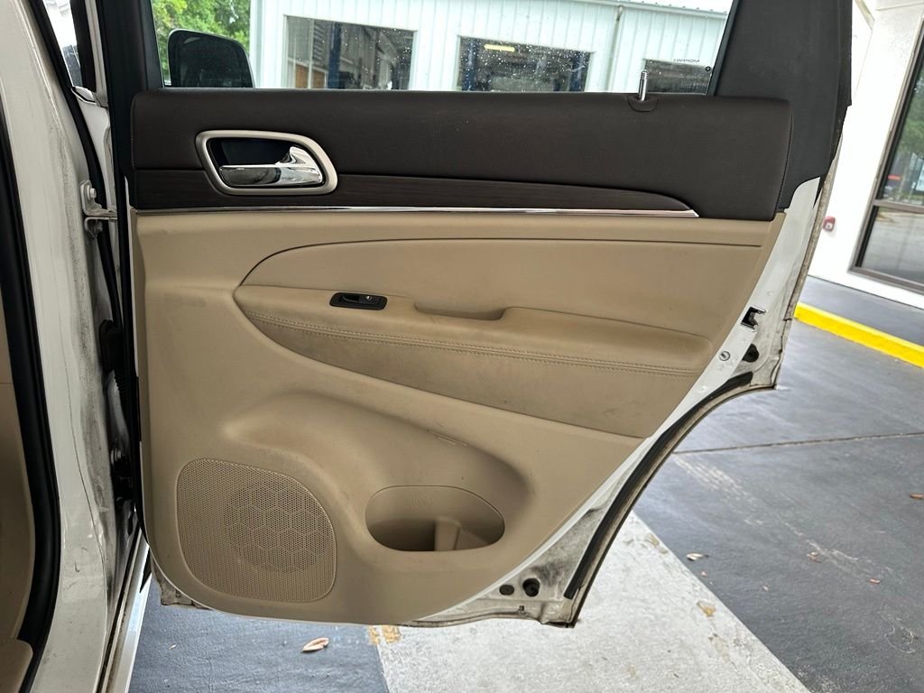 Used 2017 White Jeep Overland image 32