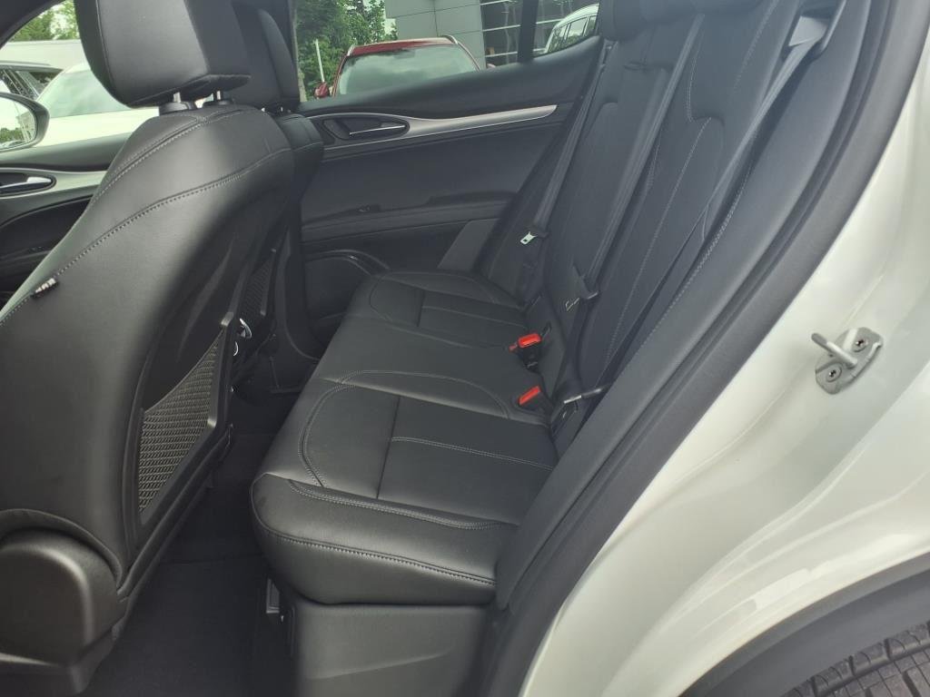 2025 Alfa Romeo Stelvio Base - Photo 25
