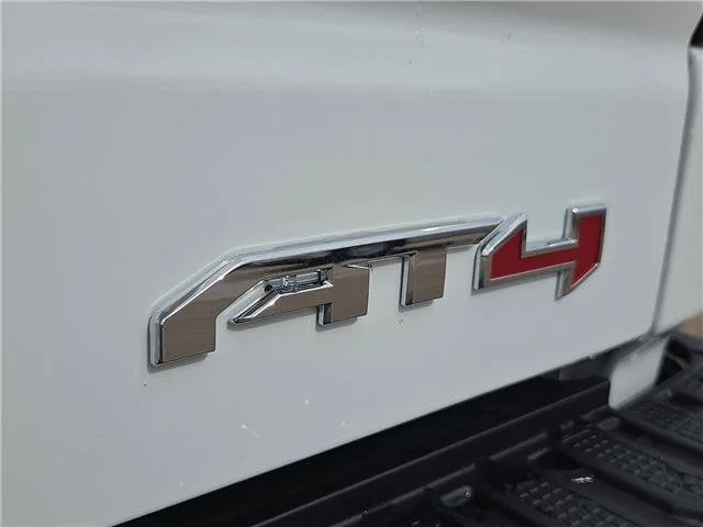 New 2026 Summit White GMC AT4 image 8