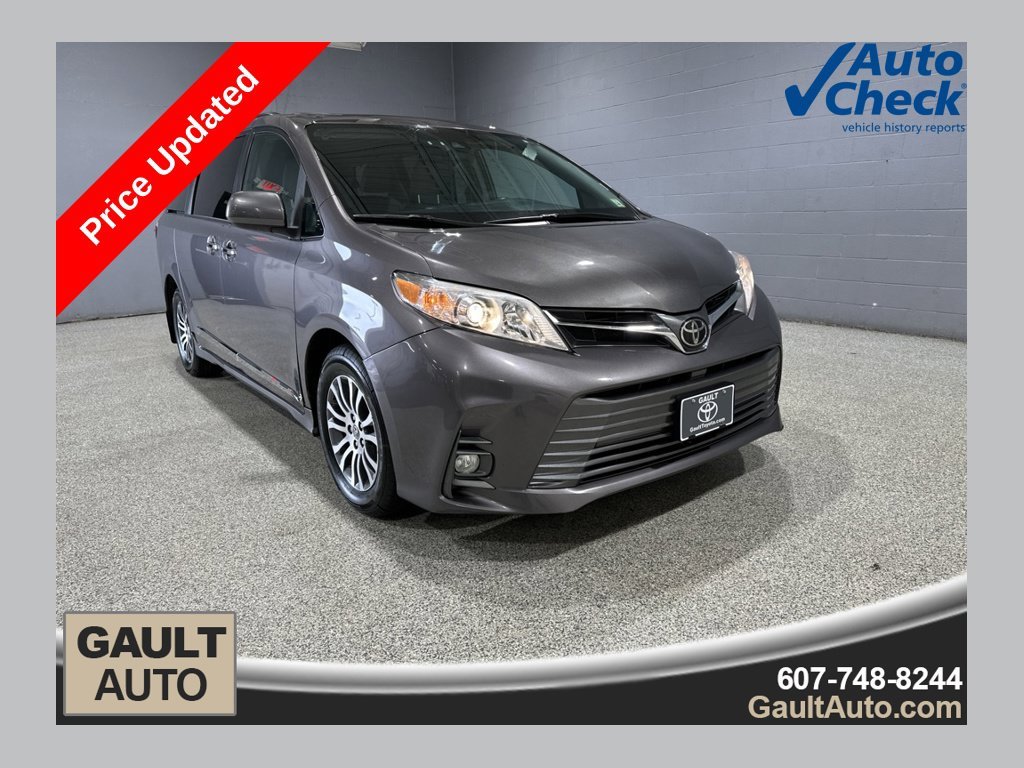 2020 Toyota Sienna XLE