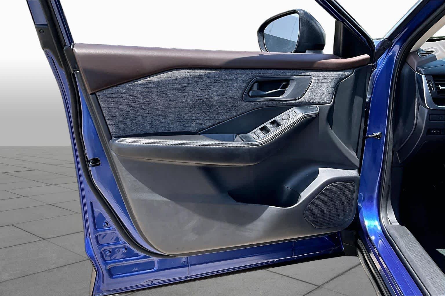 Used 2022 Caspian Blue Metallic Nissan S image 20