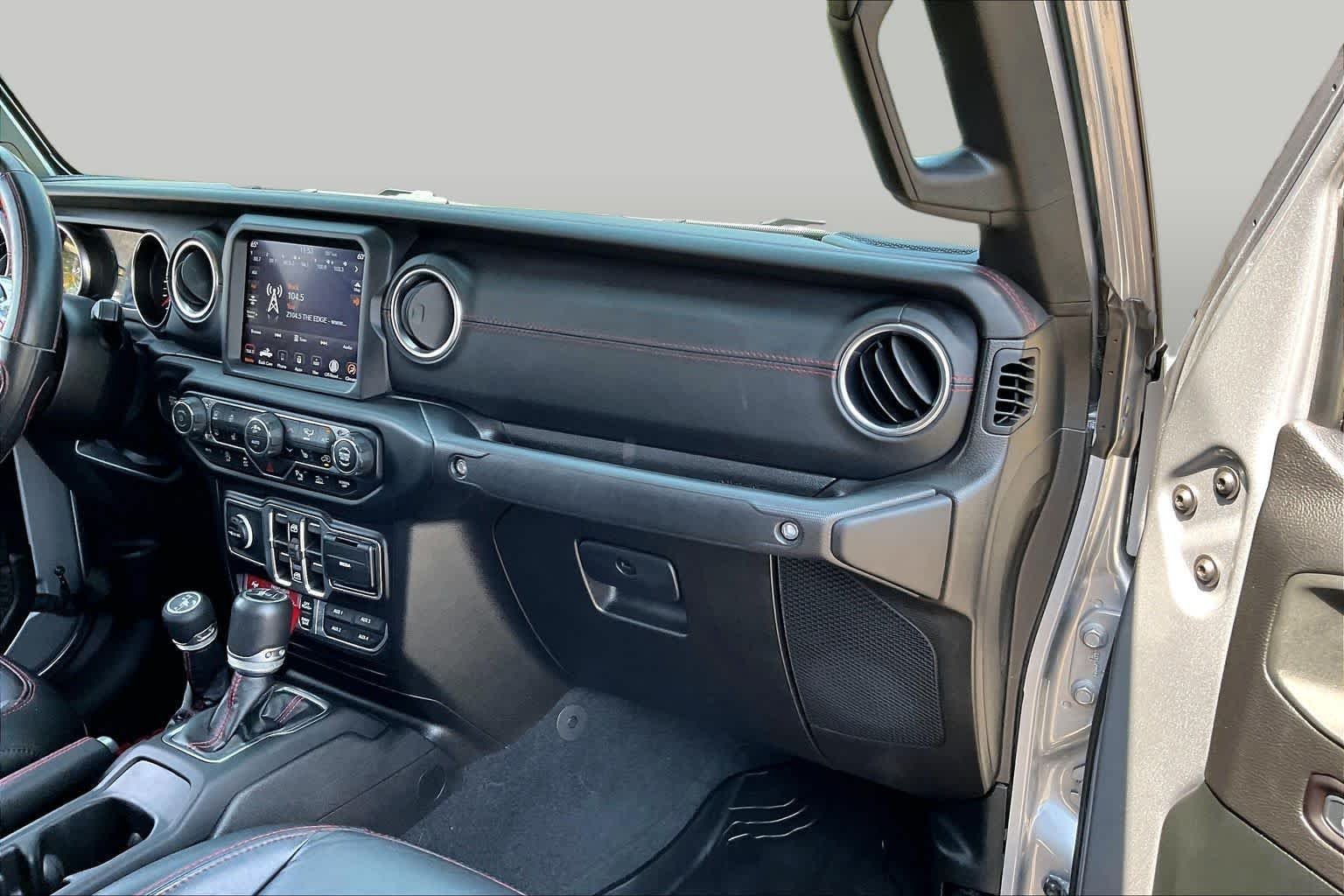 Used 2020 Billet Silver Metallic Clearcoat Jeep Rubicon image 18