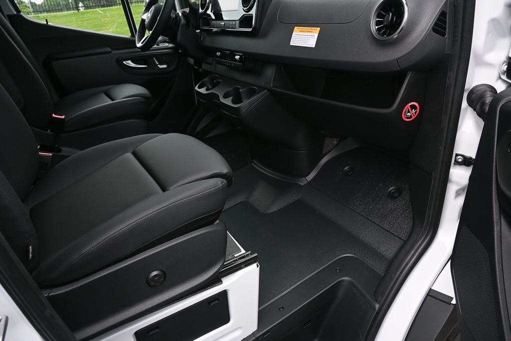 New 2026 Arctic White Mercedes-Benz  image 19