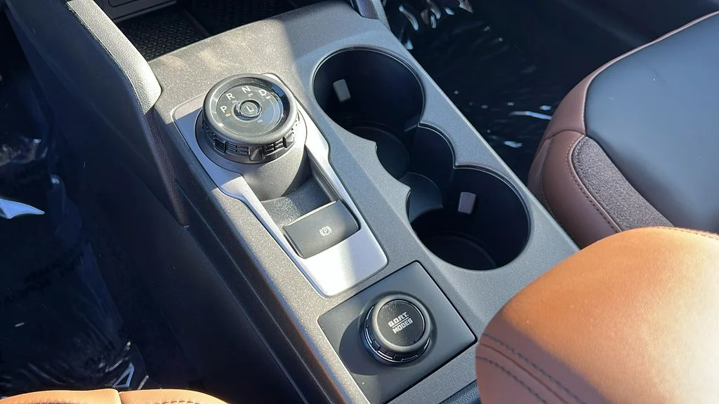New 2026 Velocity Blue Metallic Ford Outer Banks® image 17