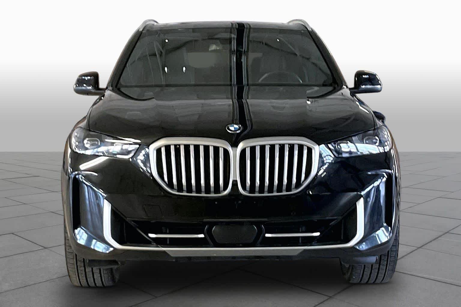 Used 2026 Mineral White Metallic BMW sDrive40i image 3