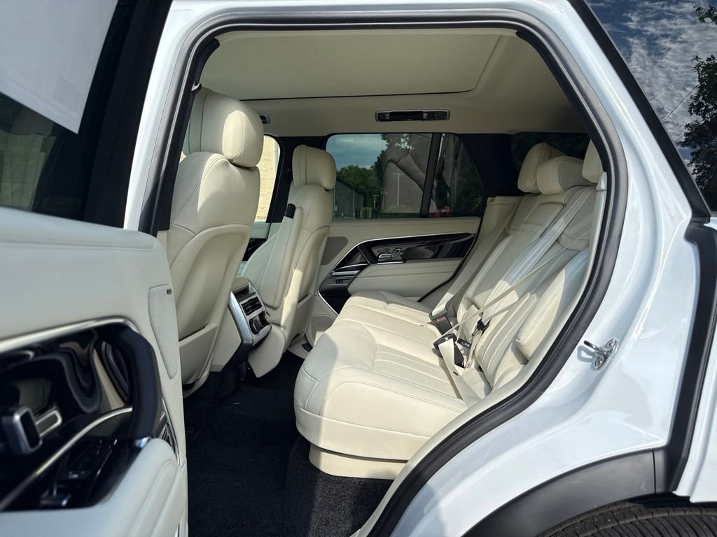 New 2026 Fuji White Land Rover SE image 13