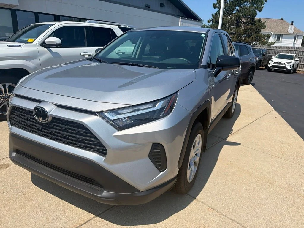 Used 2025 Silver Toyota LE image 5