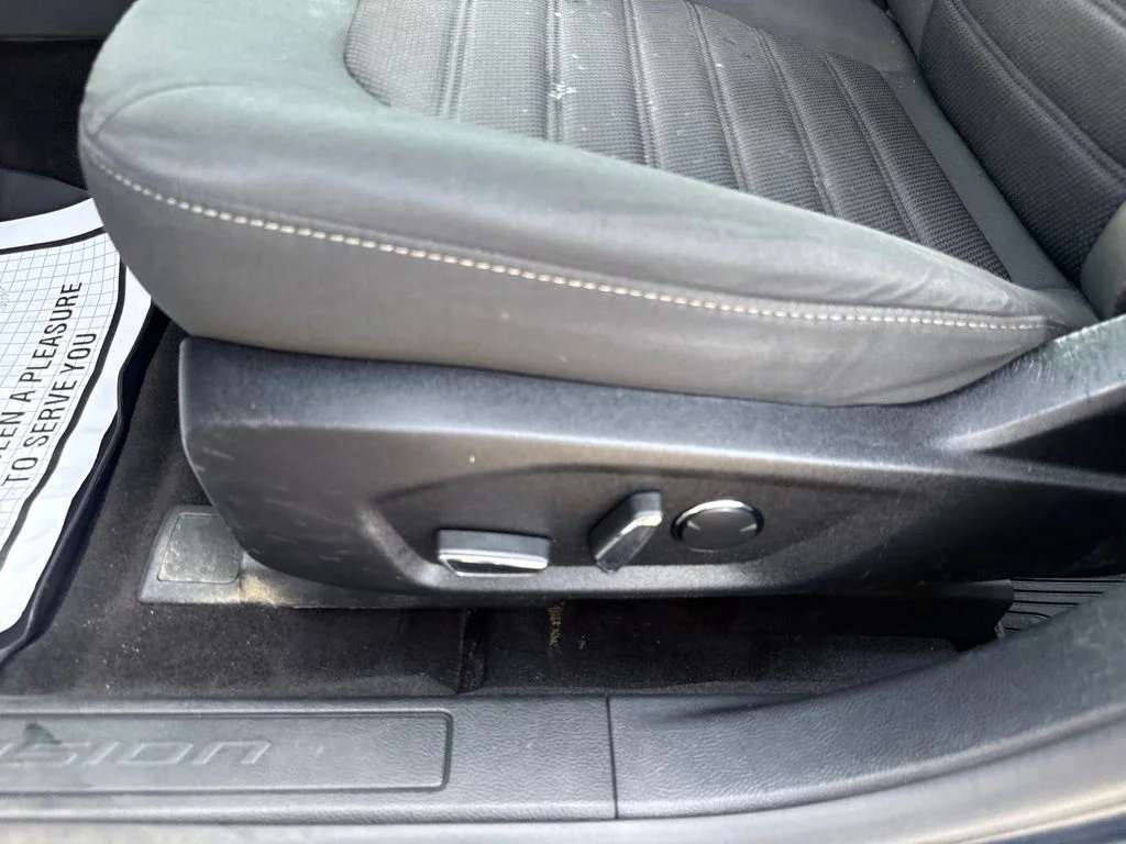 Used 2020 Blue Ford SE image 47