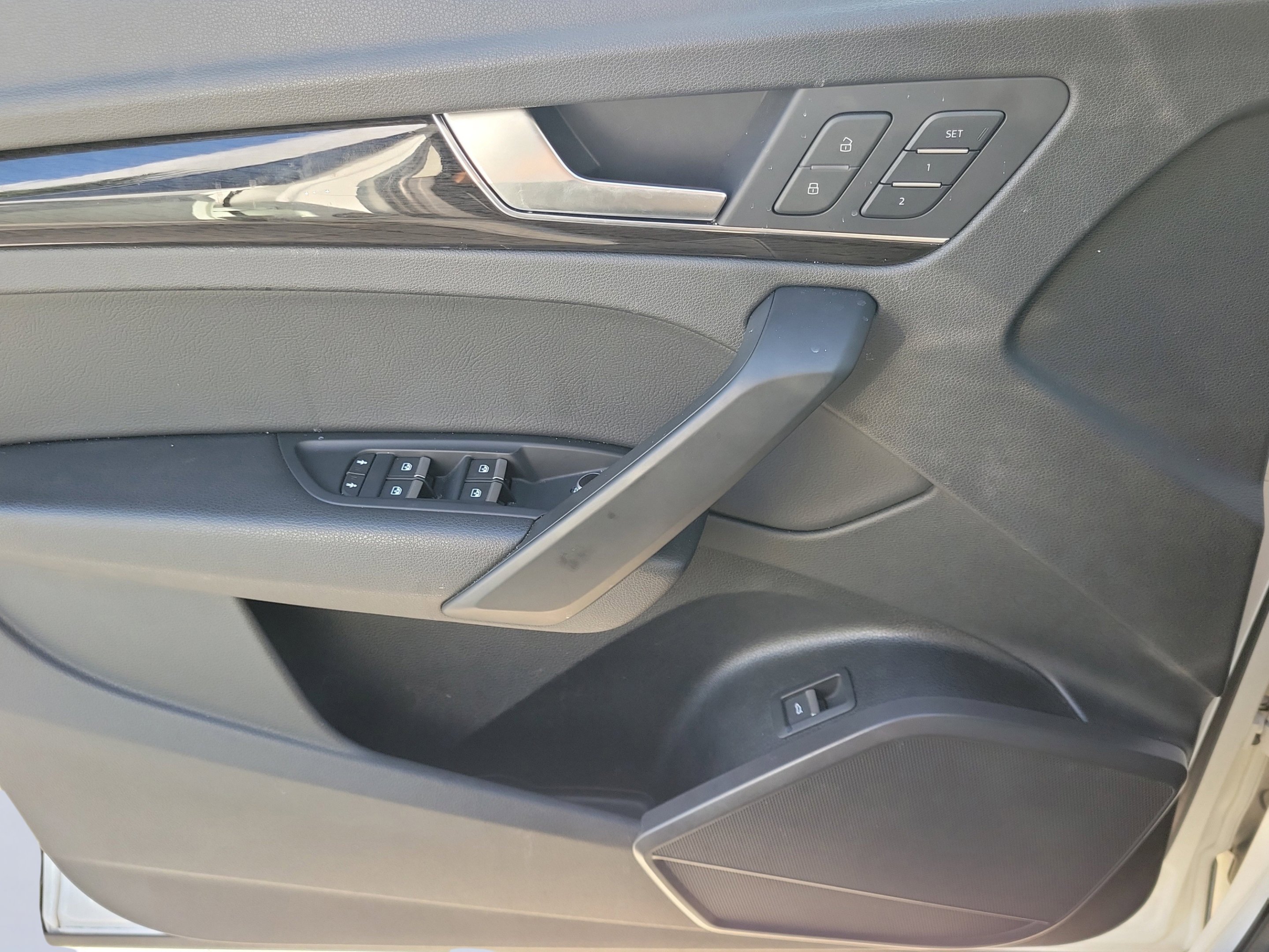 Used 2019  Audi Premium image 13