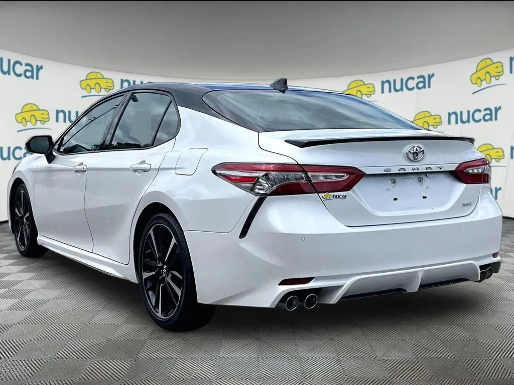 Used 2018 Black Toyota XSE V6 image 4