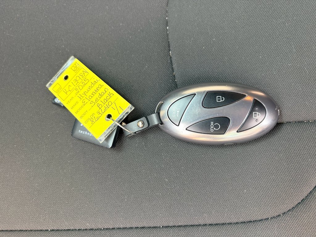 Used 2025 Abyss Black Hyundai SEL Sport image 14