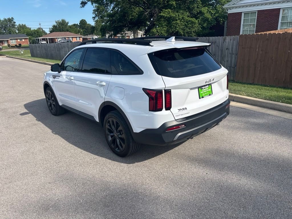 Used 2023 White Kia X-Line EX image 3