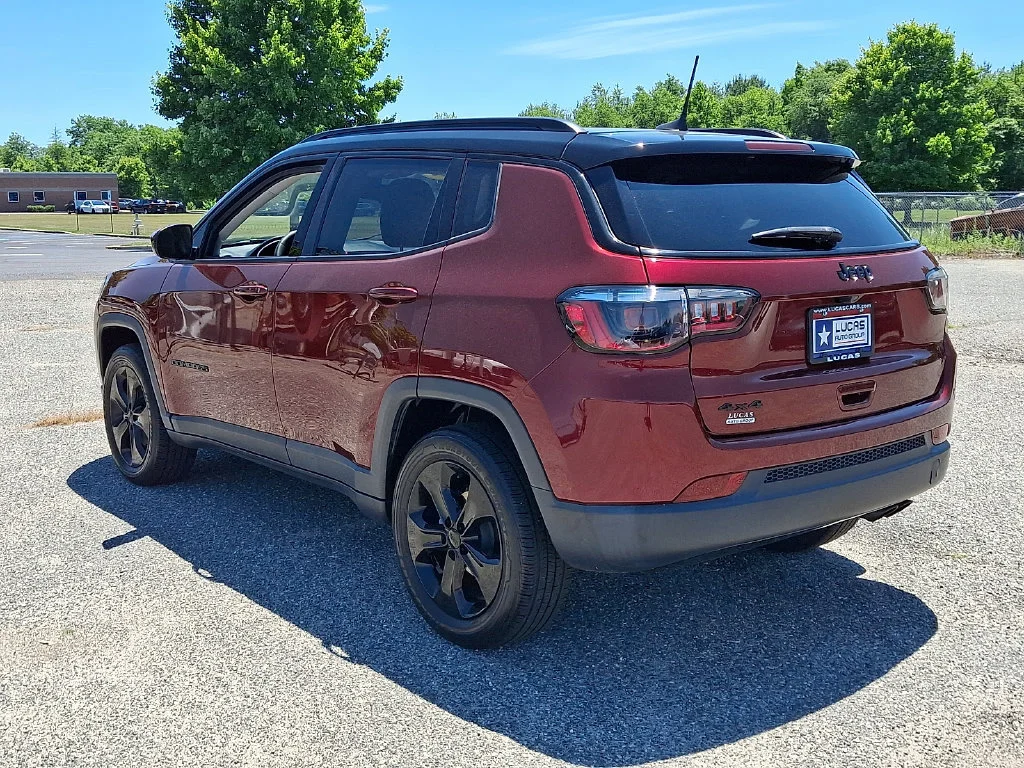 Used 2021 Velvet Red Pearlcoat Jeep Altitude image 8