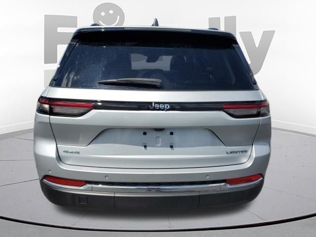 Used 2024 Silver Jeep Limited image 4