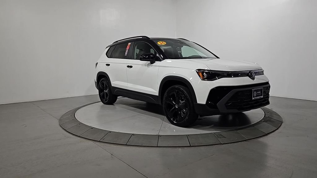 2026 Volkswagen Taos SE Black - Photo 7