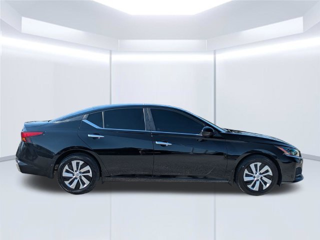 Used 2023 Black Nissan 2.5 S image 7
