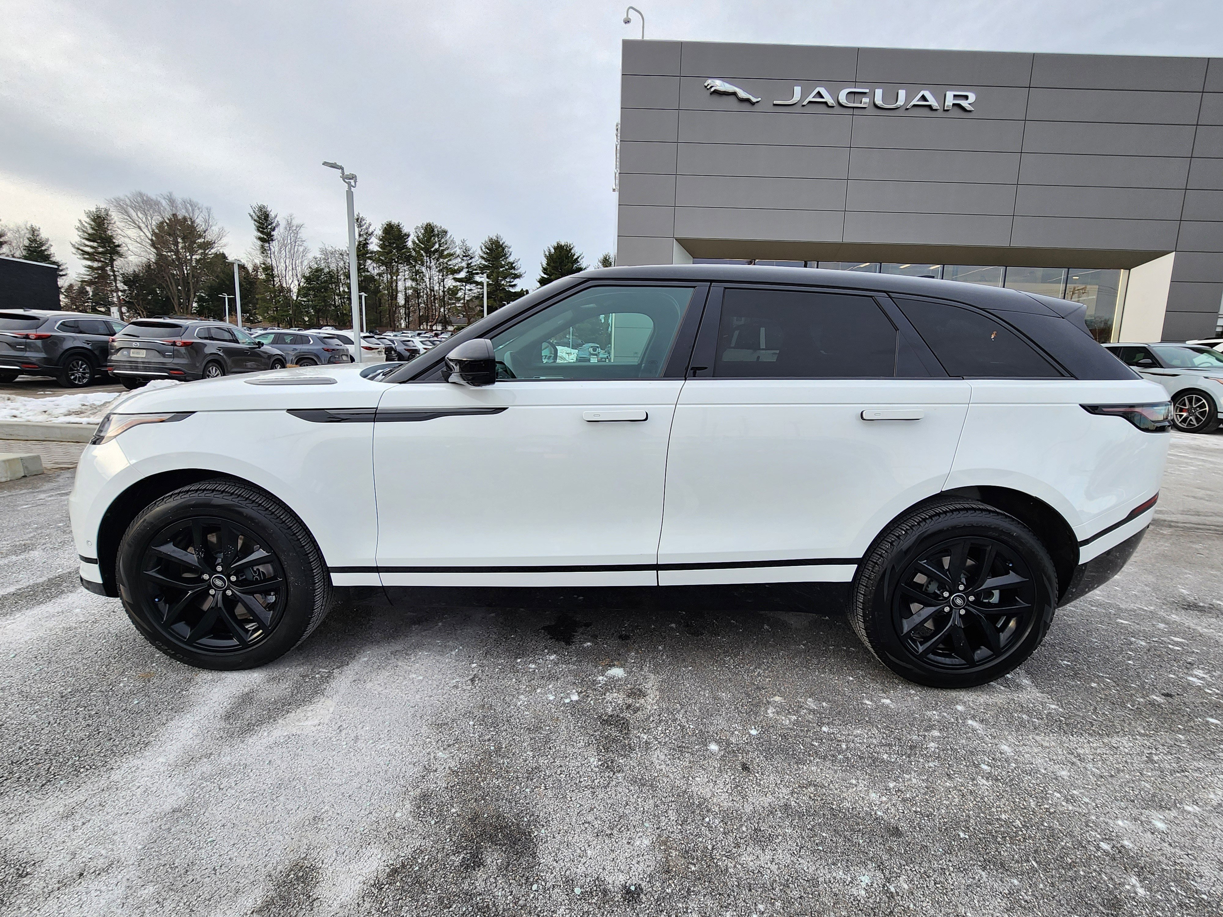 Certified Used 2026 Fuji White Land Rover Dynamic SE image 5