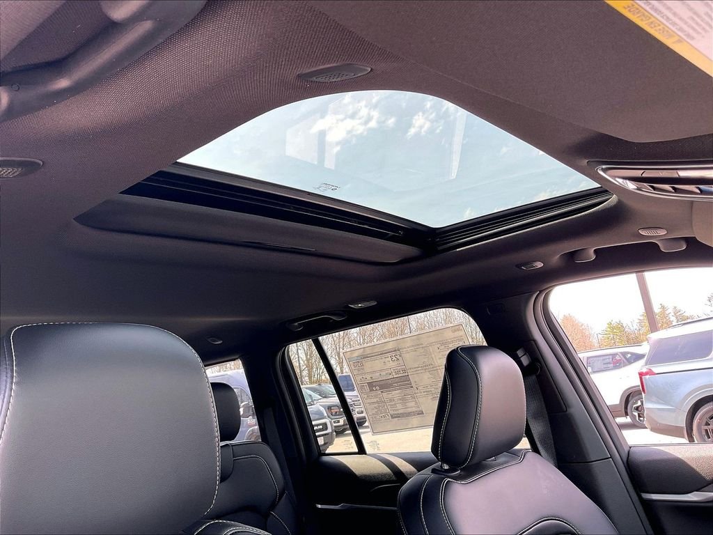 New 2026 Baltic Gray Metallic Clearcoat Jeep Laredo image 18