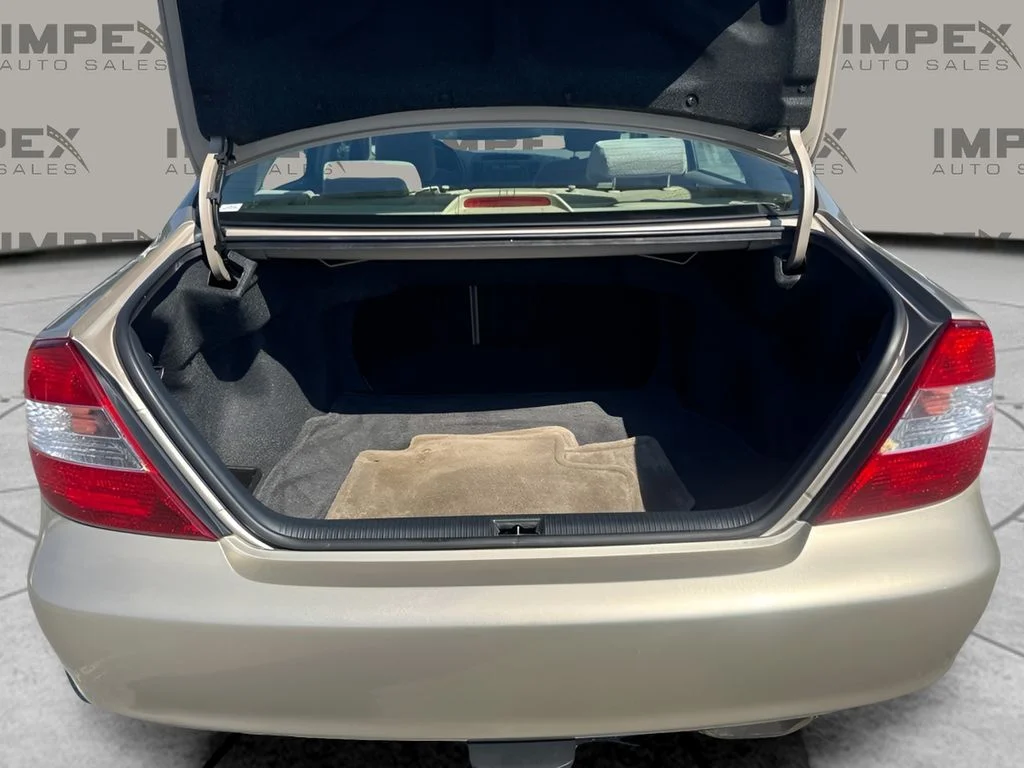 Used 2003 Beige Toyota LE image 20