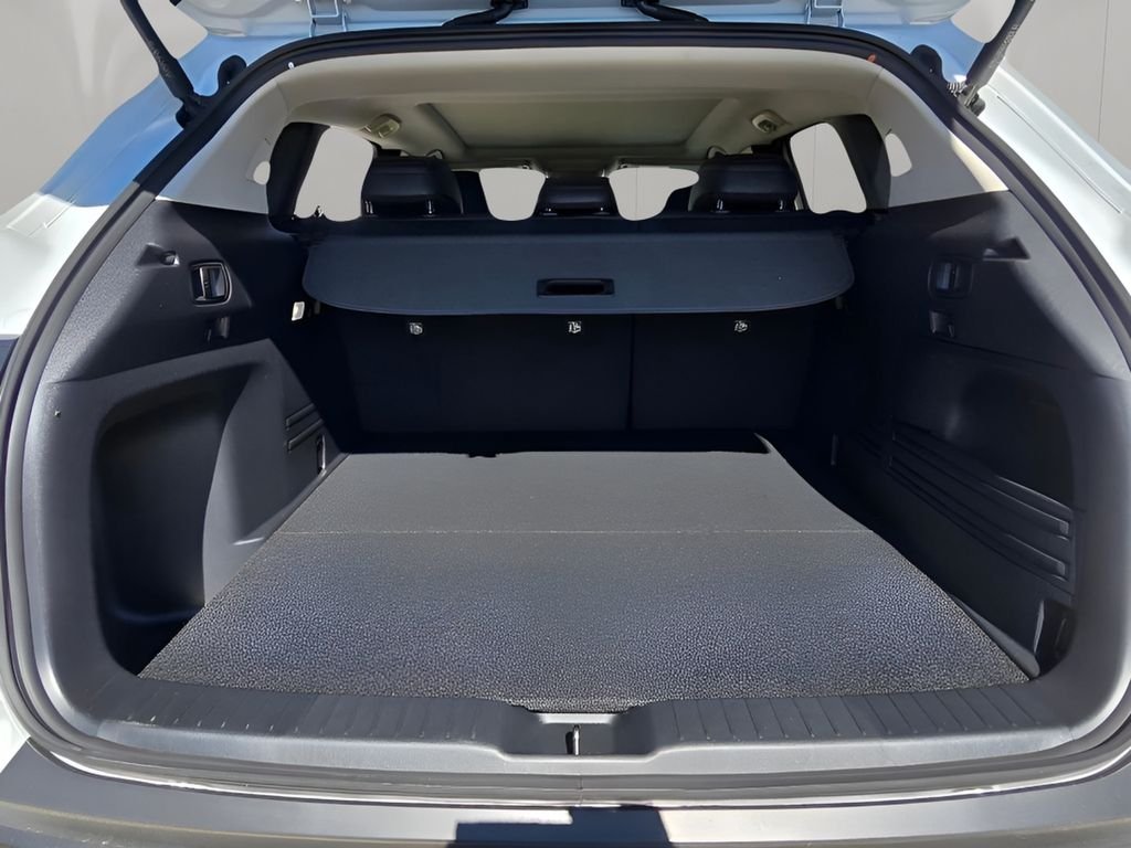 Used 2026 Wind Chill Pearl Mazda Premium image 27