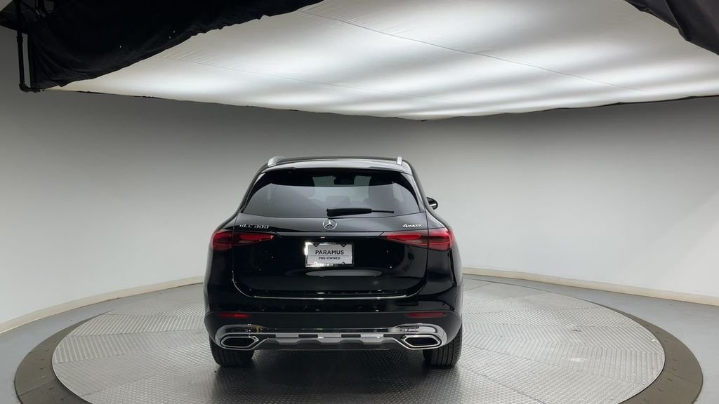 Used 2025 Black Mercedes-Benz GLC 300 image 3